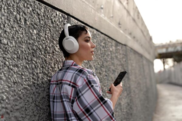 Sony ULT WEAR Over-Ear Noise Cancelling Bluetooth Headphones with Alexa Built-in, Comfortable Design, 30-Hour Battery, Massive Bass, Off White - Image 12
