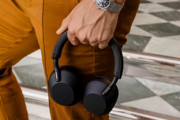 Sony WH-1000XM5 The Best Wireless Noise Canceling Headphones, Auto NC Optimizer, 30-Hour Battery, Alexa Voice Control, Black - Image 14